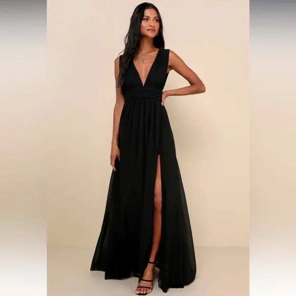 NWT LULUS - Heavenly Hues Black Maxi Dress Size Small Plunge V Neckline Dress - Picture 1 of 4